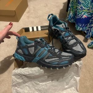 Adidas Kanadia TR 3 W Gray and Teal Running Shoes size 8.5